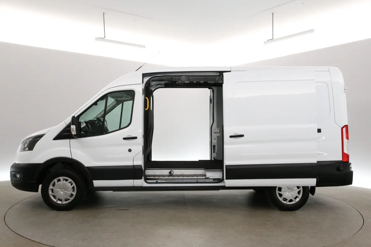 68 kWh L3H2 | Snelladen | SOH 95% | Clima | Camera | Cruise | 3 Zits | 2xSchuifdeur | Carplay | Parkeersens.