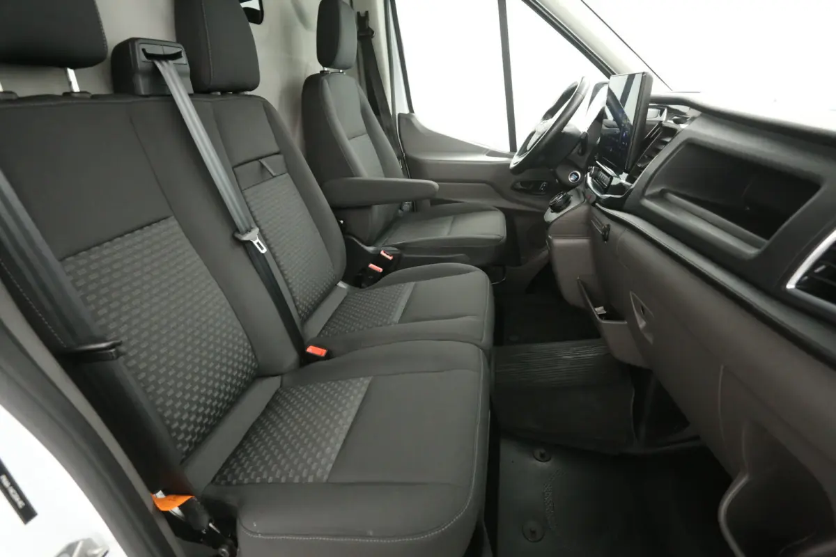 68 kWh L3H2 | Snelladen | SOH 95% | Clima | Camera | Cruise | 3 Zits | 2xSchuifdeur | Carplay | Parkeersens.