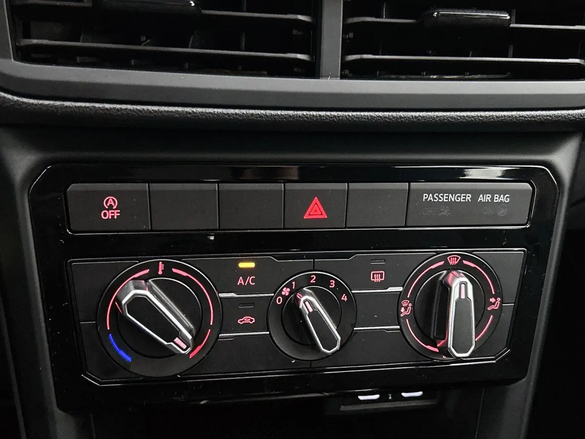 1.0 TSI Life | 95 PK | Airco | Adaptieve Cruise Control | LED |