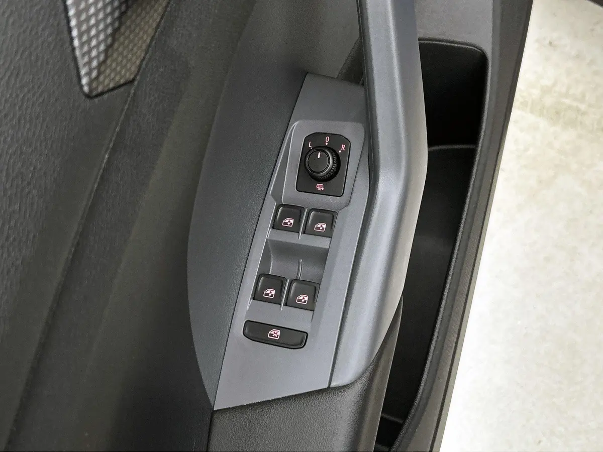 1.0 TSI Life | 95 PK | Airco | Adaptieve Cruise Control | LED |