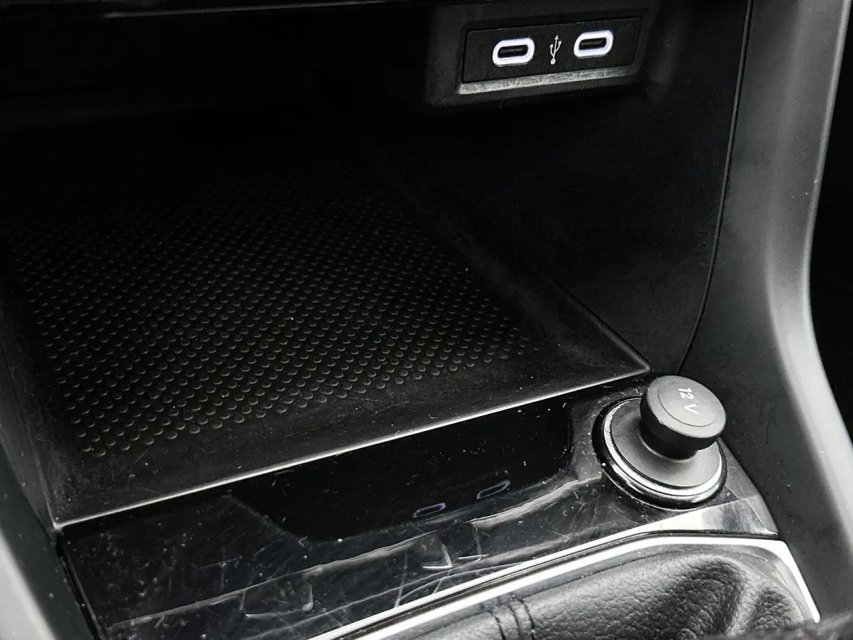 1.0 TSI Life | 95 PK | Airco | Adaptieve Cruise Control | LED |