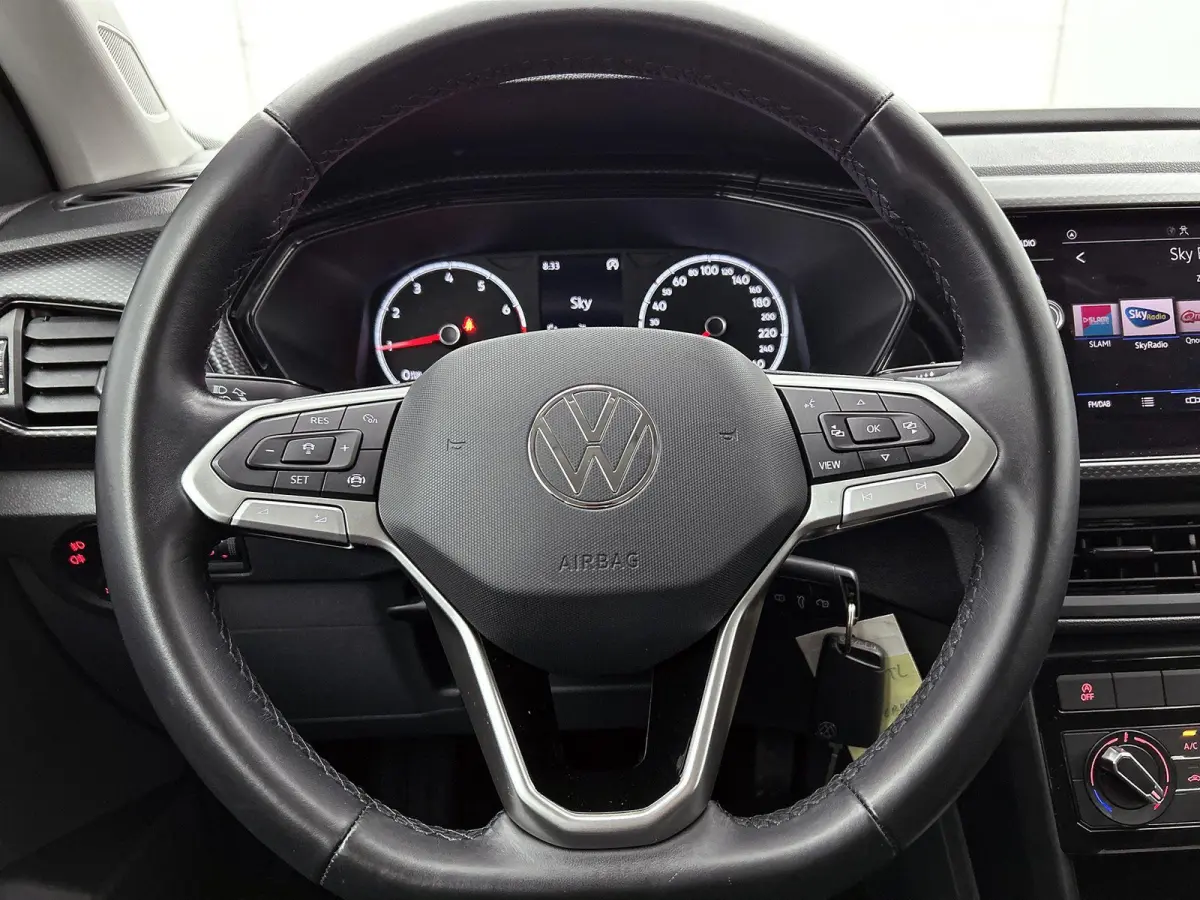 1.0 TSI Life | 95 PK | Airco | Adaptieve Cruise Control | LED |