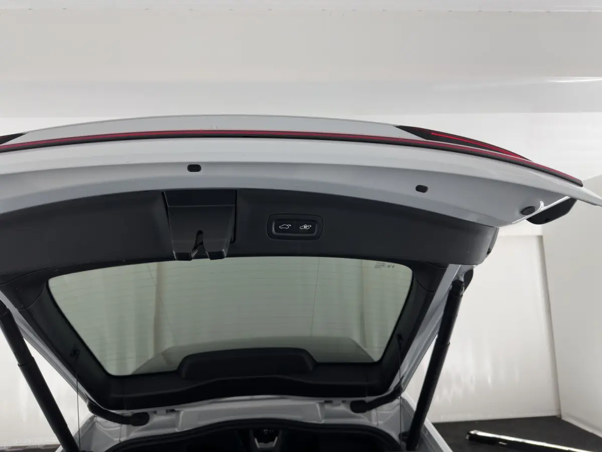Standard Range Single Motor 69 kWh [3-Fase-11kW] {SOH-90%} (INCL-BTW) Aut. *PANO | FULL-LED | MEMORY-PACK | CAMERA | KEYLESS | LANE-ASSIST | DIGI-COCKPIT | CARPLAY | DAB+ | HEATED-COMFORTSEA