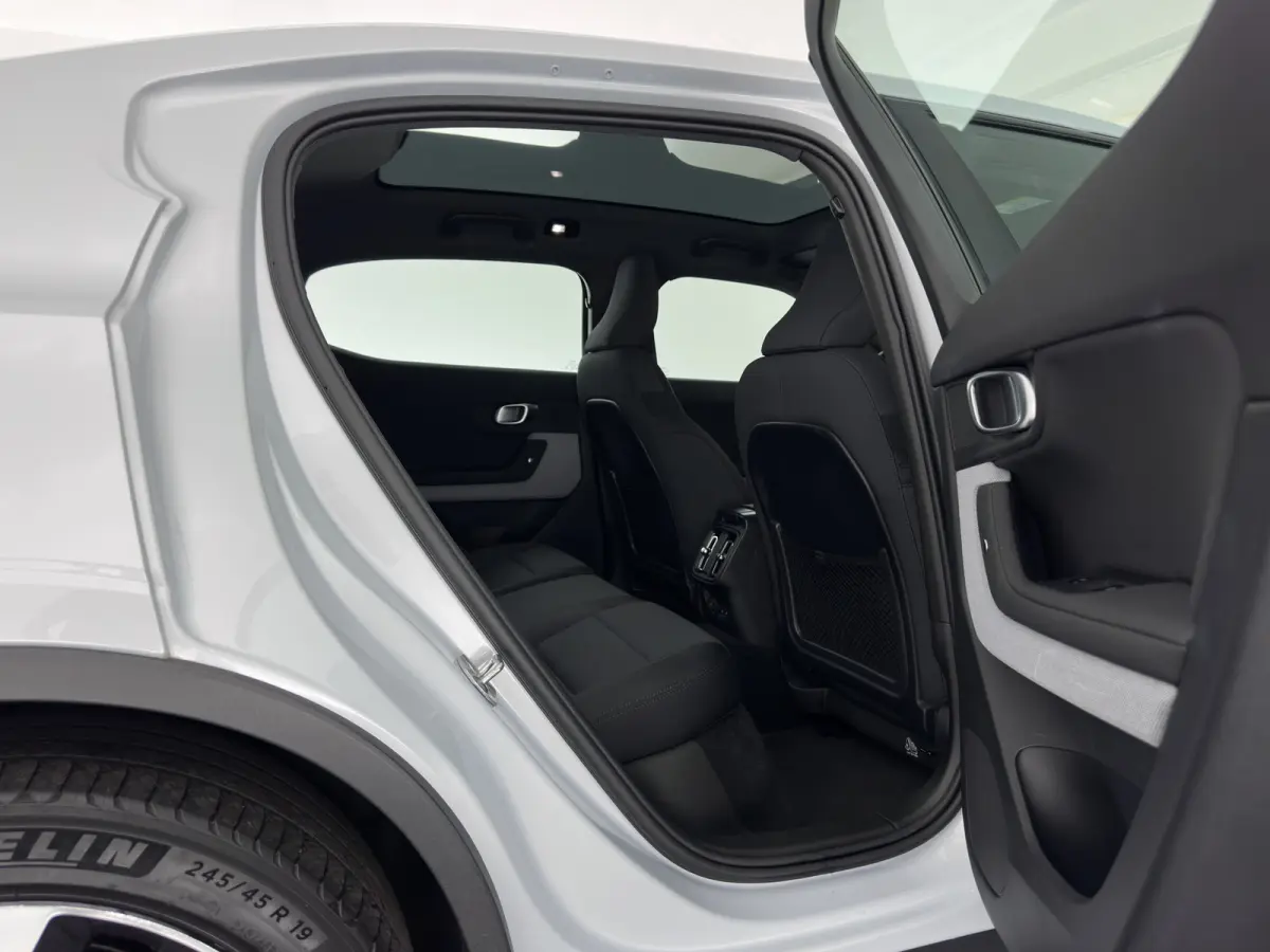 Standard Range Single Motor 69 kWh [3-Fase-11kW] {SOH-90%} (INCL-BTW) Aut. *PANO | FULL-LED | MEMORY-PACK | CAMERA | KEYLESS | LANE-ASSIST | DIGI-COCKPIT | CARPLAY | DAB+ | HEATED-COMFORTSEA