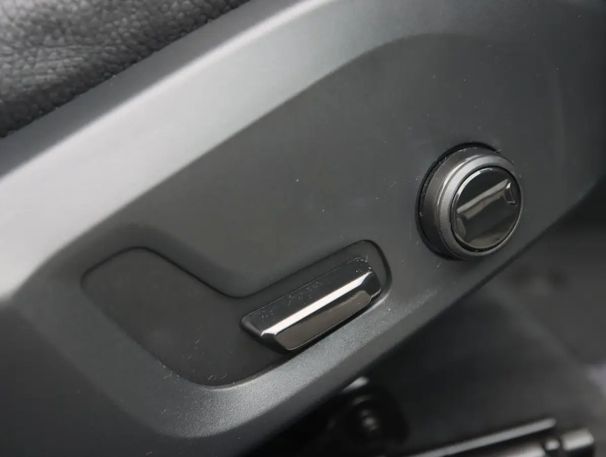 2.0 T6 Plug-in hybrid AWD Ultra Bright | SOH 99% | Long Range