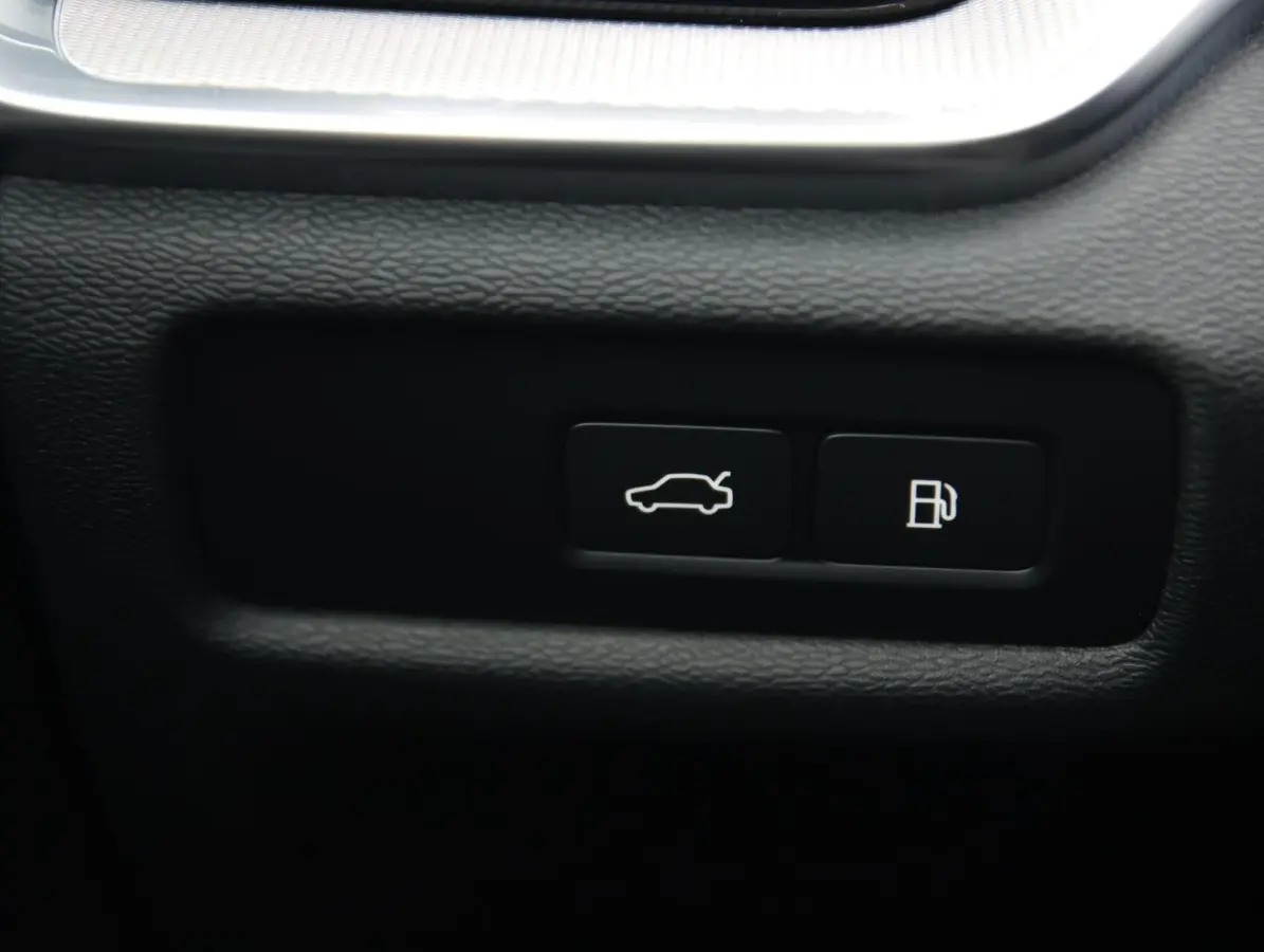 2.0 T6 Plug-in hybrid AWD Ultra Bright | SOH 99% | Long Range