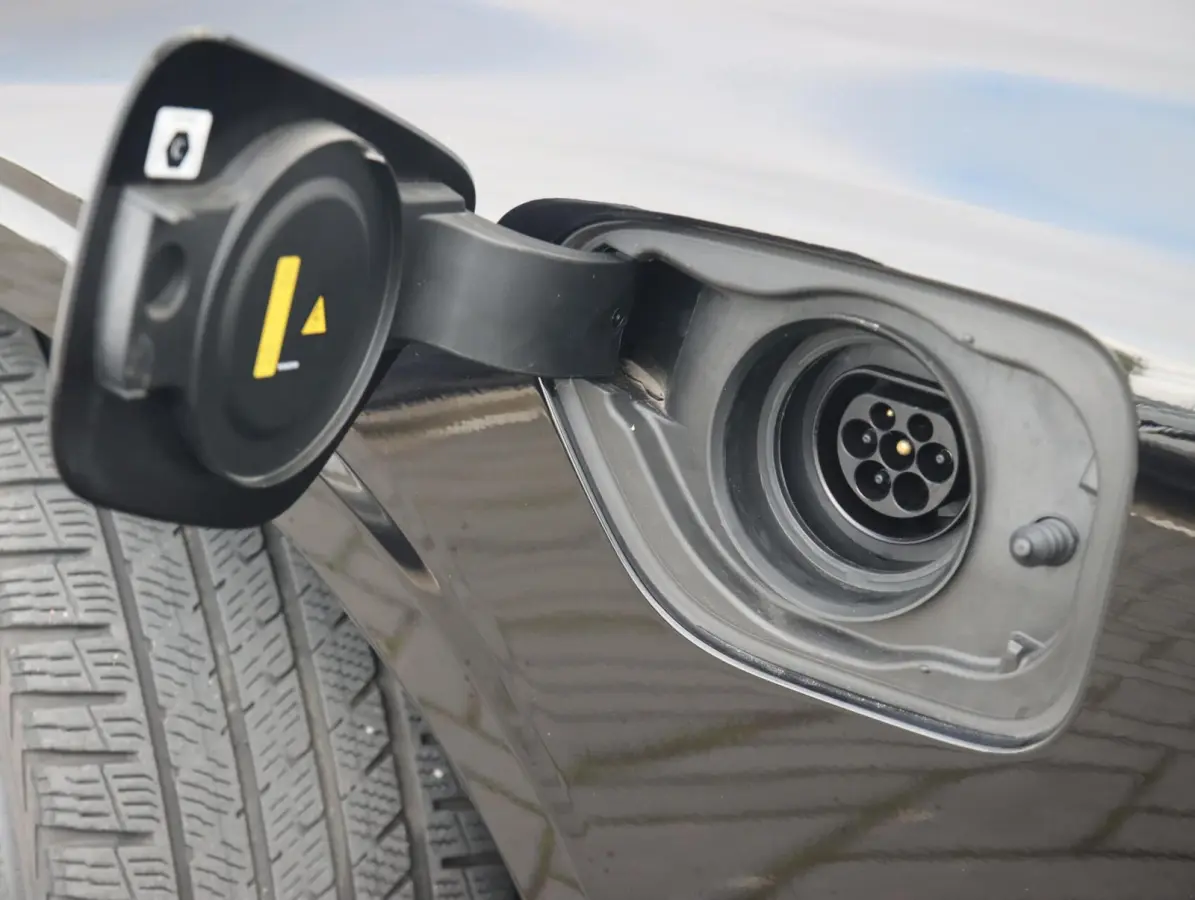 2.0 T6 Plug-in hybrid AWD Ultra Bright | SOH 99% | Long Range