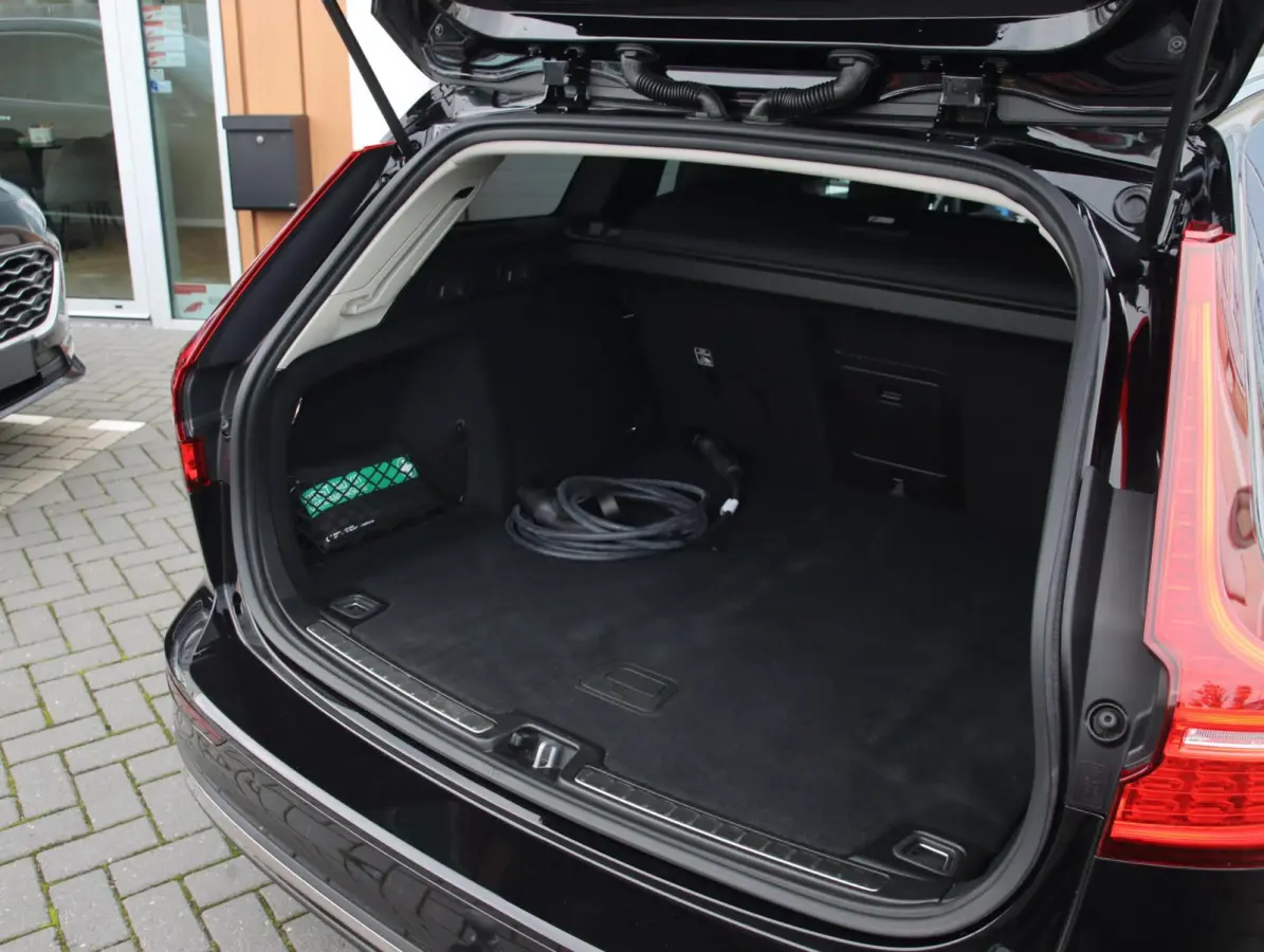2.0 T6 Plug-in hybrid AWD Ultra Bright | SOH 99% | Long Range