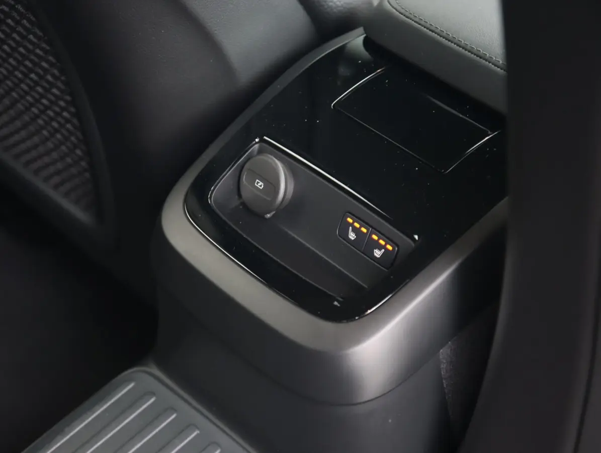 2.0 T6 Plug-in hybrid AWD Ultra Bright | SOH 99% | Long Range