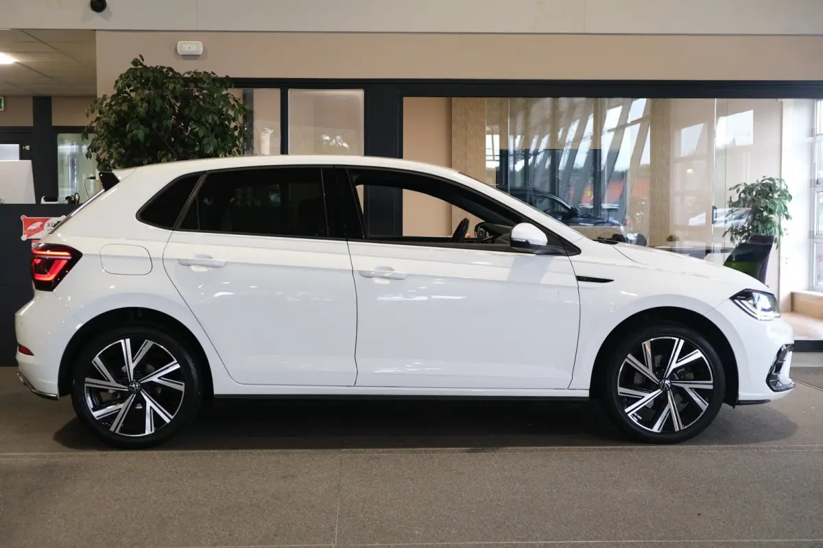 1.0 TSI 110PK 2x R-Line DSG Facelift IQ Matrix Led Camera Virtual ACC Bergamo