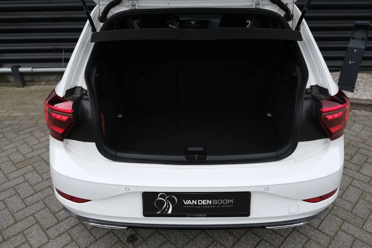 1.0 TSI 110PK 2x R-Line DSG Facelift IQ Matrix Led Camera Virtual ACC Bergamo