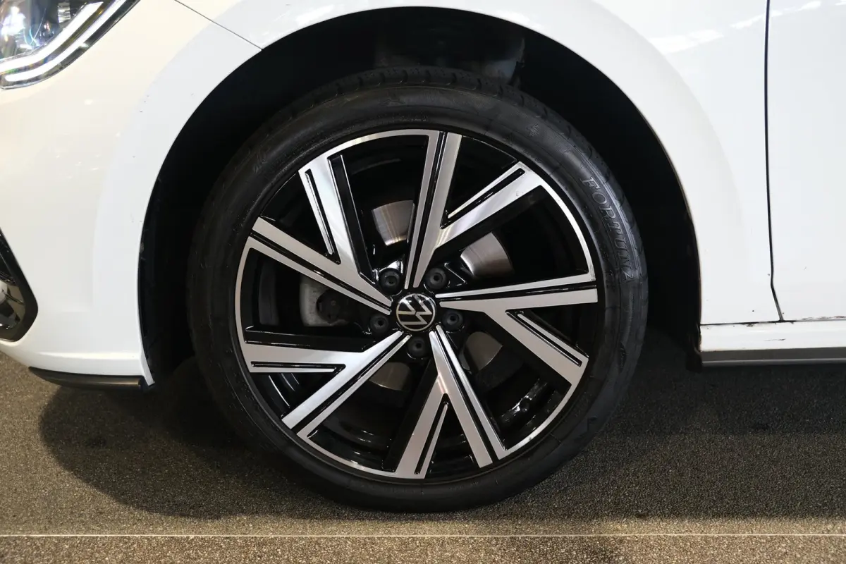 1.0 TSI 110PK 2x R-Line DSG Facelift IQ Matrix Led Camera Virtual ACC Bergamo