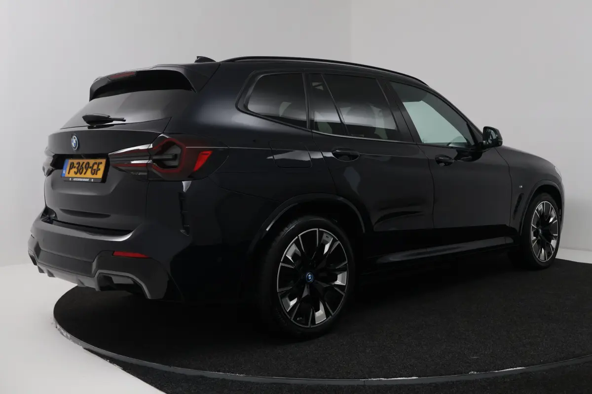 High Executive 80 kWh (100% SOH, PANORAMADAK, LASER, HEAD-UP, 360 CAMERA, STUURVERWARMING)