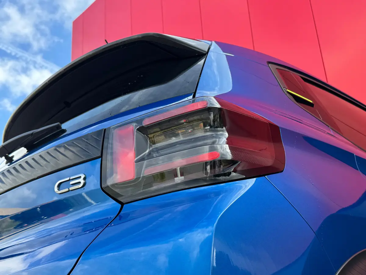 1.2 Turbo 100pk Business | LED dagrijverlichting | LED koplampen | Navigatiesysteem full map
