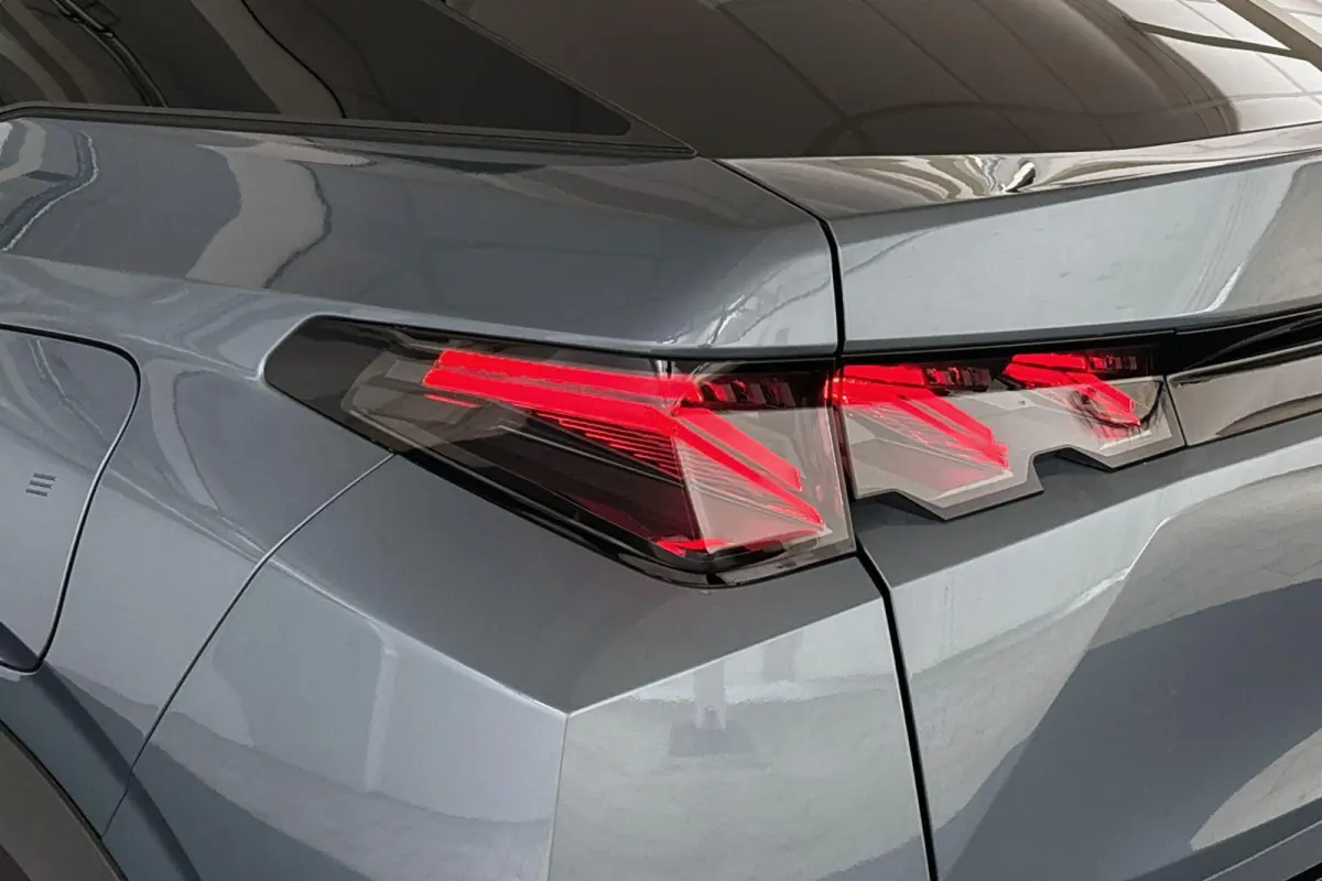 1.6 plug-in Hybrid 195 GT Exclusive Pano Trekhaak Stoelverwarming 360 Camera
