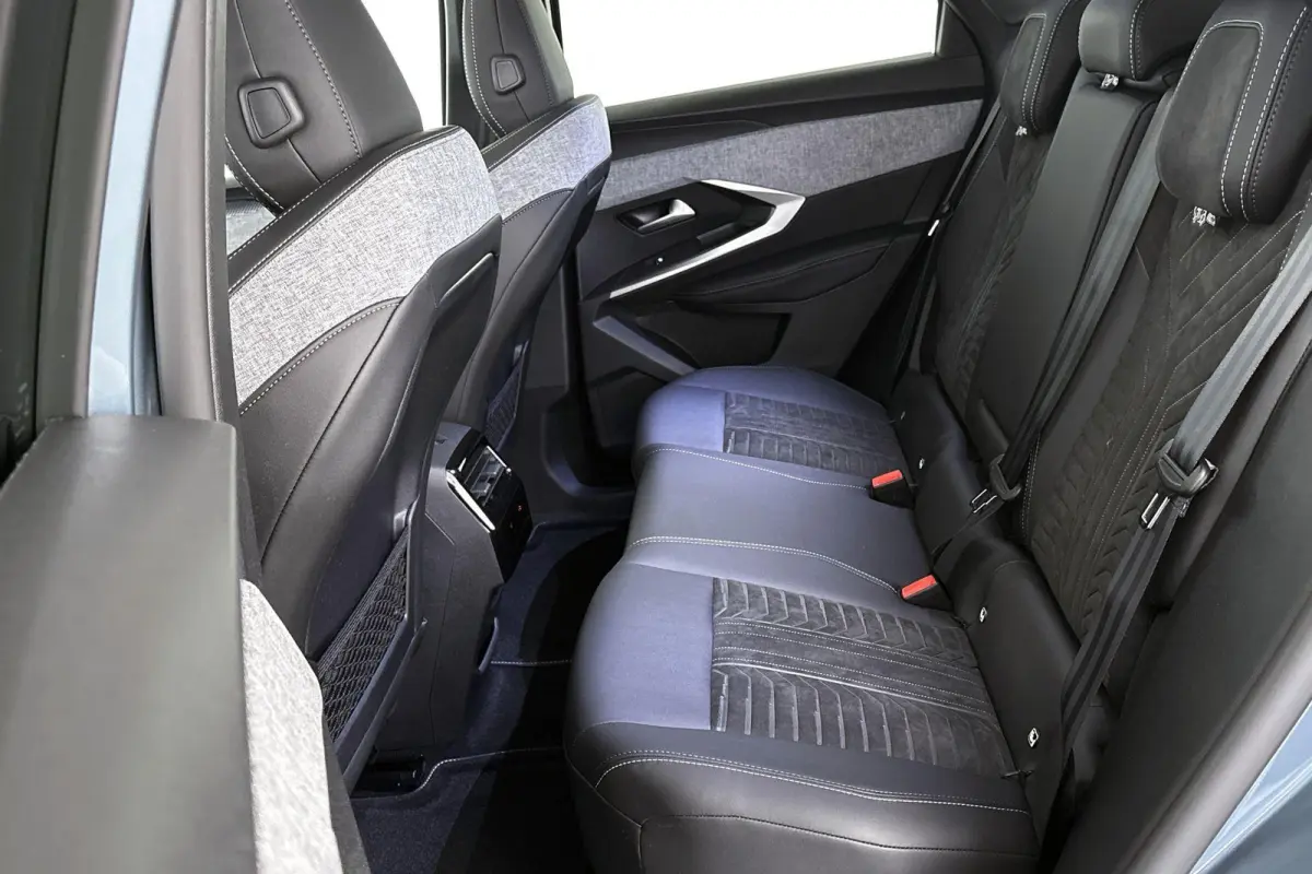 1.6 plug-in Hybrid 195 GT Exclusive Pano Trekhaak Stoelverwarming 360 Camera
