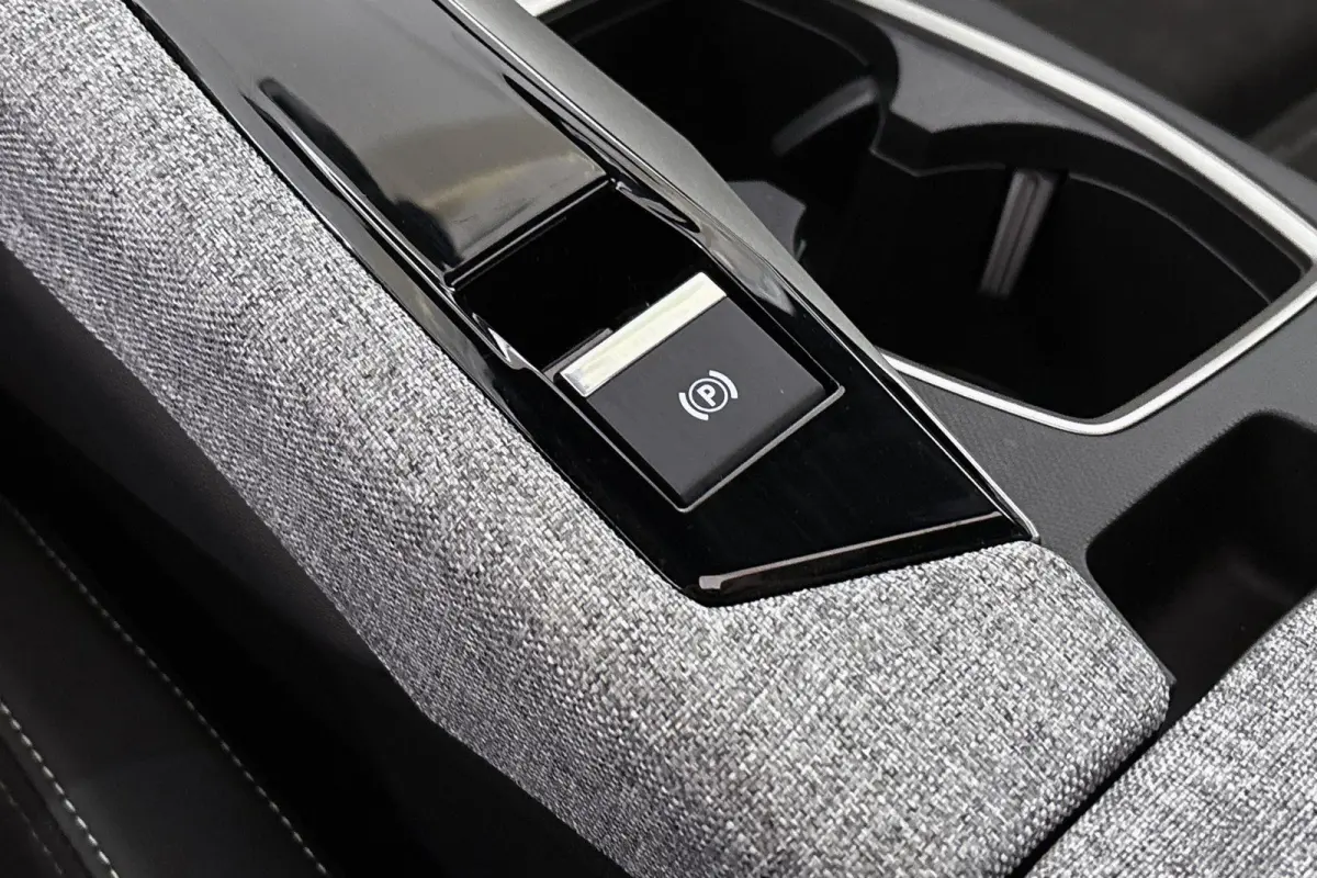 1.6 plug-in Hybrid 195 GT Exclusive Pano Trekhaak Stoelverwarming 360 Camera