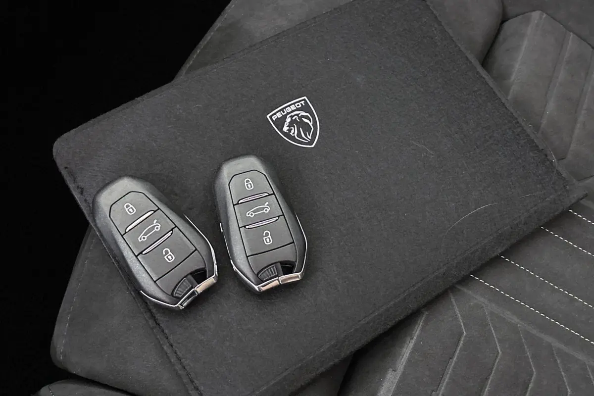 1.6 plug-in Hybrid 195 GT Exclusive Pano Trekhaak Stoelverwarming 360 Camera