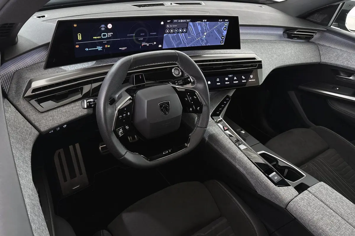 1.6 plug-in Hybrid 195 GT Exclusive Pano Trekhaak Stoelverwarming 360 Camera