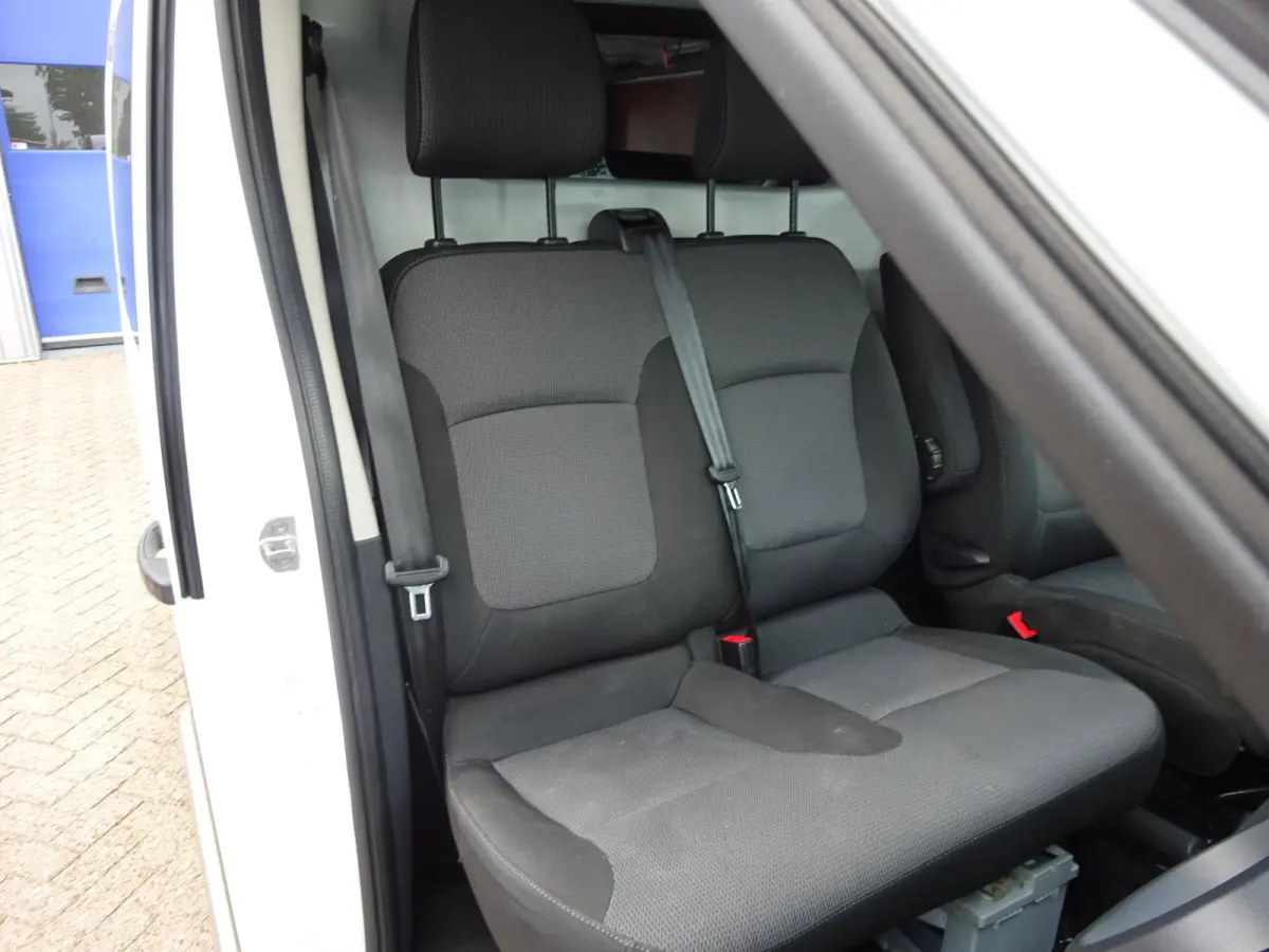 2.0 dCi 145 T29 L1H1 AUTOMAAT 2 X SCHUIFDEUR AIRCO NAVIGATIE 3ZITS CRUISE CONTROL