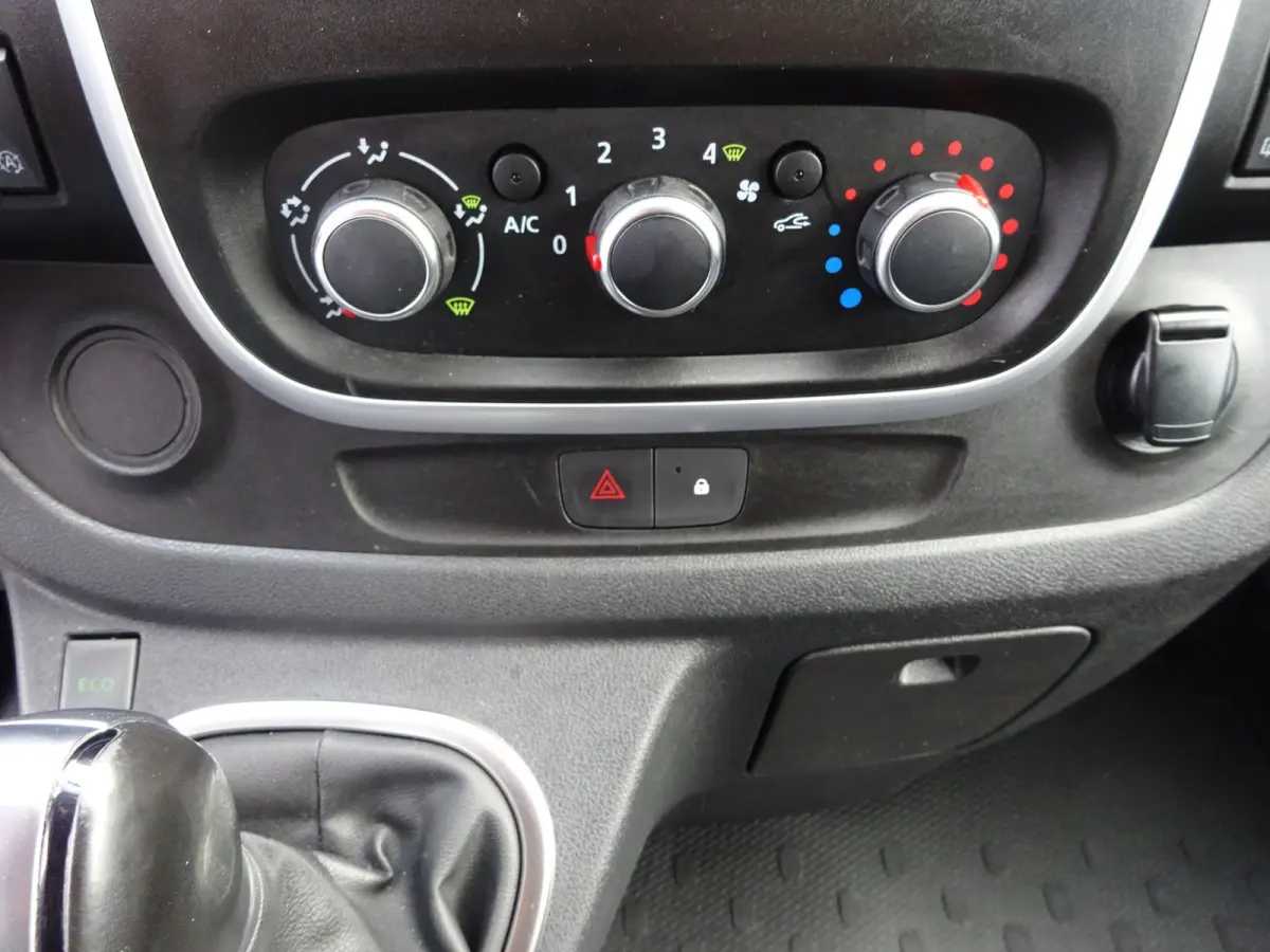 2.0 dCi 145 T29 L1H1 AUTOMAAT 2 X SCHUIFDEUR AIRCO NAVIGATIE 3ZITS CRUISE CONTROL