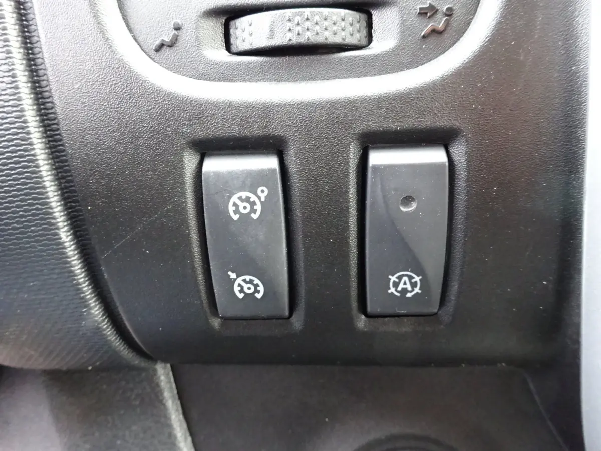 2.0 dCi 145 T29 L1H1 AUTOMAAT 2 X SCHUIFDEUR AIRCO NAVIGATIE 3ZITS CRUISE CONTROL