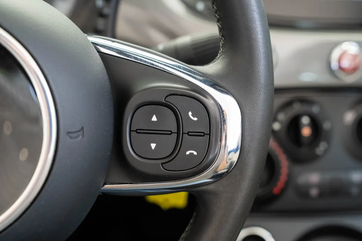 1.0 Hybrid Dolcevita | Parkeersensoren | Airco | Cruise Controle | Bluetooth | Lichtmetalen velgen | Elektrische Ramen |