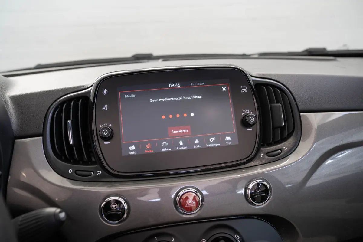 1.0 Hybrid Dolcevita | Parkeersensoren | Airco | Cruise Controle | Bluetooth | Lichtmetalen velgen | Elektrische Ramen |