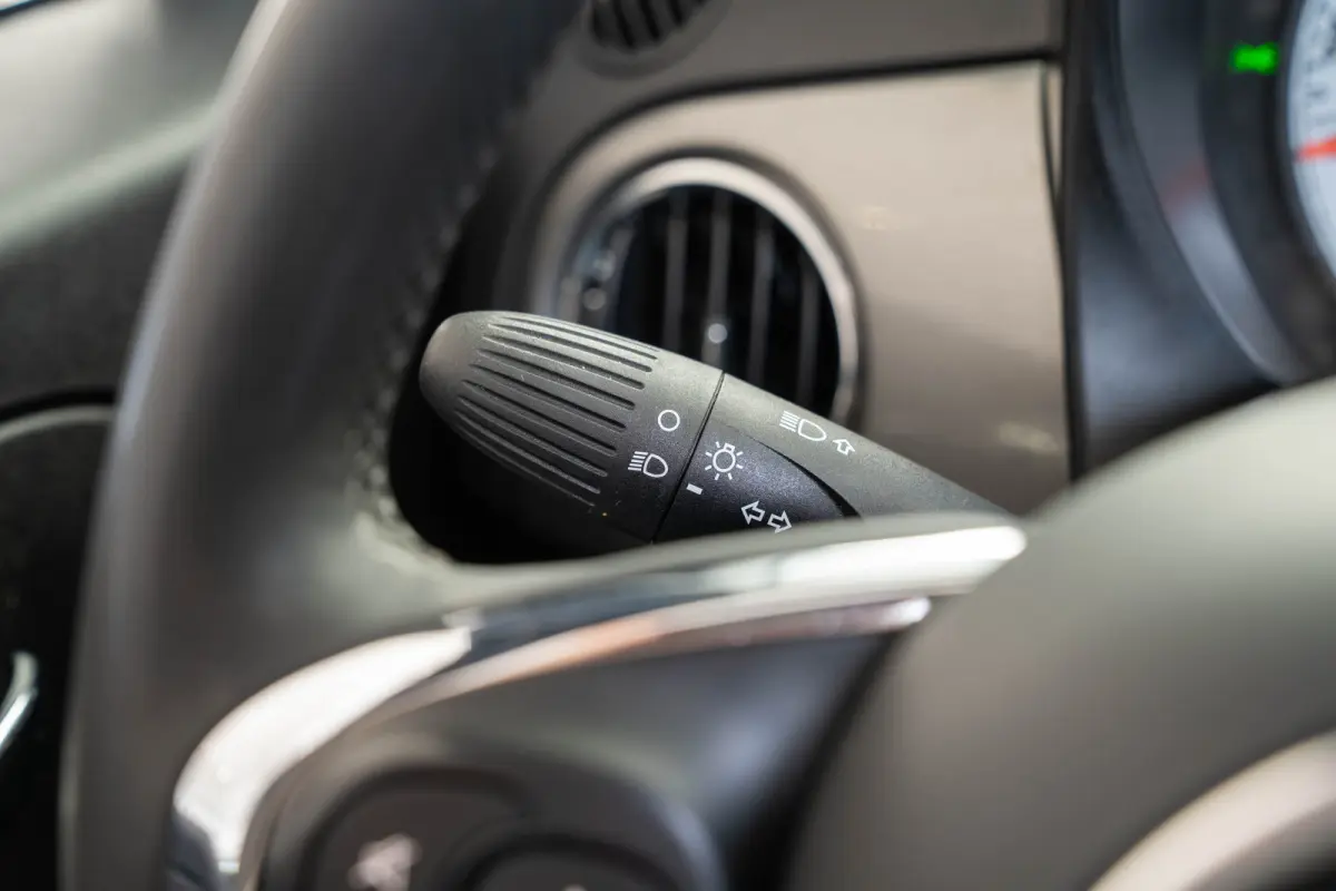 1.0 Hybrid Dolcevita | Parkeersensoren | Airco | Cruise Controle | Bluetooth | Lichtmetalen velgen | Elektrische Ramen |