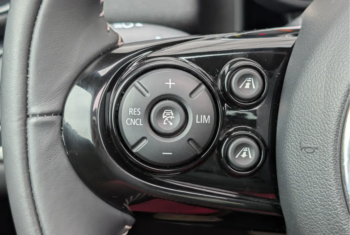 1.5 Cooper SE ALL4 PHEV Chili JCW Panorama Head-Up