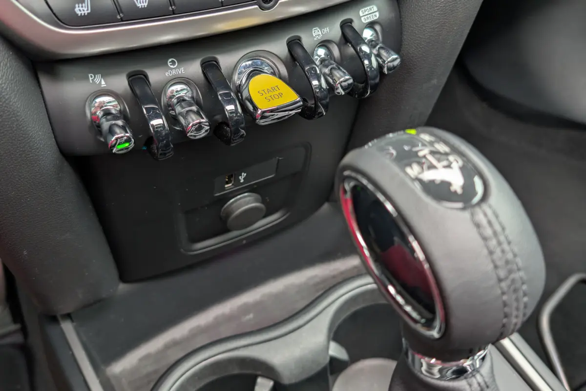 1.5 Cooper SE ALL4 PHEV Chili JCW Panorama Head-Up