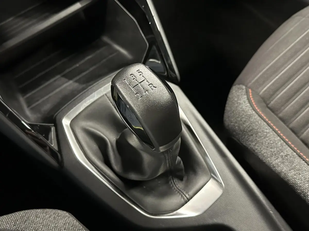 1.2 PureTech Active CRUISE CARPLAY NAVI 65000 KM.