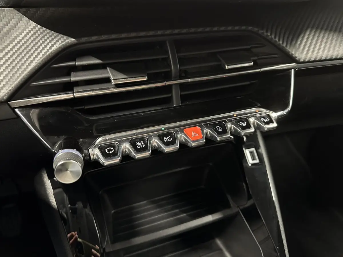 1.2 PureTech Active CRUISE CARPLAY NAVI 65000 KM.