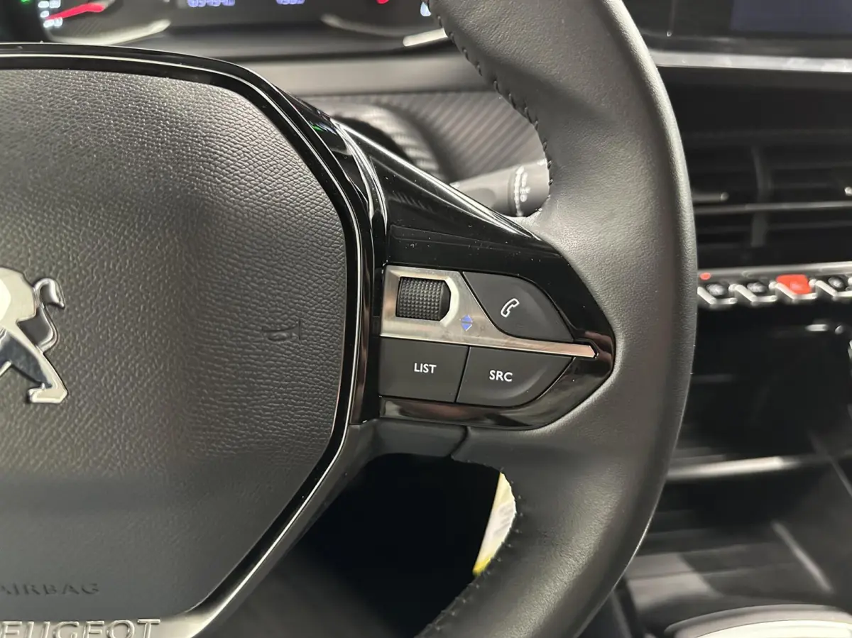 1.2 PureTech Active CRUISE CARPLAY NAVI 65000 KM.
