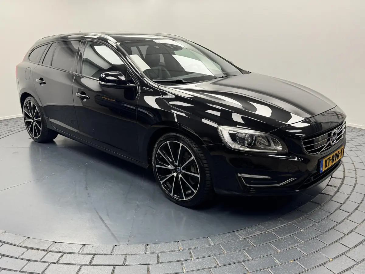 2.4 D5 Plug-In Hybrid Polestar Automaat-Trekhaak-Panoramadak-Navigatie-Cr.contr-Clima-Camera-Parkeersensoren-Stoelverwarming-Leder-Lm19''velgen