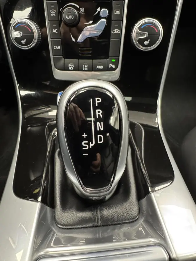 2.4 D5 Plug-In Hybrid Polestar Automaat-Trekhaak-Panoramadak-Navigatie-Cr.contr-Clima-Camera-Parkeersensoren-Stoelverwarming-Leder-Lm19''velgen