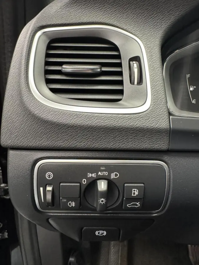 2.4 D5 Plug-In Hybrid Polestar Automaat-Trekhaak-Panoramadak-Navigatie-Cr.contr-Clima-Camera-Parkeersensoren-Stoelverwarming-Leder-Lm19''velgen