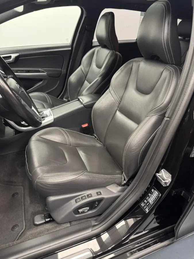 2.4 D5 Plug-In Hybrid Polestar Automaat-Trekhaak-Panoramadak-Navigatie-Cr.contr-Clima-Camera-Parkeersensoren-Stoelverwarming-Leder-Lm19''velgen