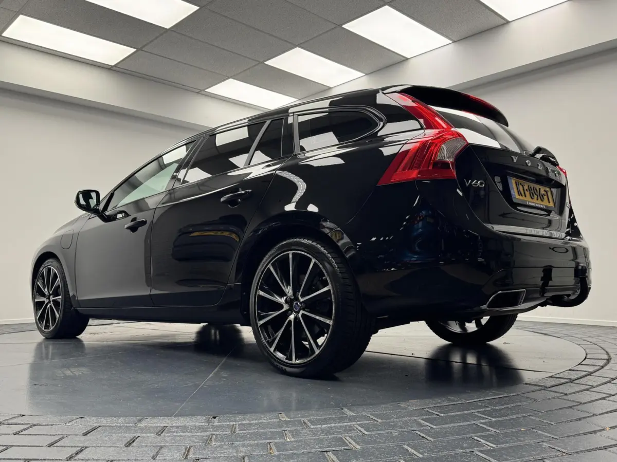 2.4 D5 Plug-In Hybrid Polestar Automaat-Trekhaak-Panoramadak-Navigatie-Cr.contr-Clima-Camera-Parkeersensoren-Stoelverwarming-Leder-Lm19''velgen