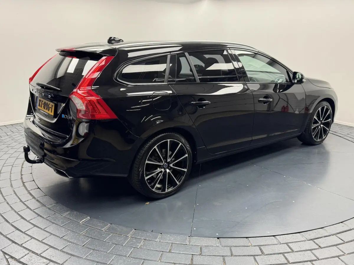 2.4 D5 Plug-In Hybrid Polestar Automaat-Trekhaak-Panoramadak-Navigatie-Cr.contr-Clima-Camera-Parkeersensoren-Stoelverwarming-Leder-Lm19''velgen