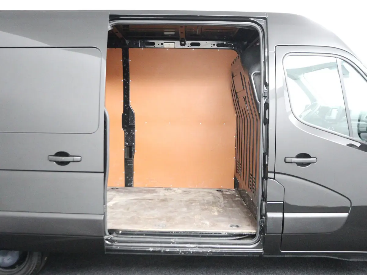 T35 L2H2 FWD dCi 135 GB Work Edition | Trekhaak | Navigatie | Parkeercamera |