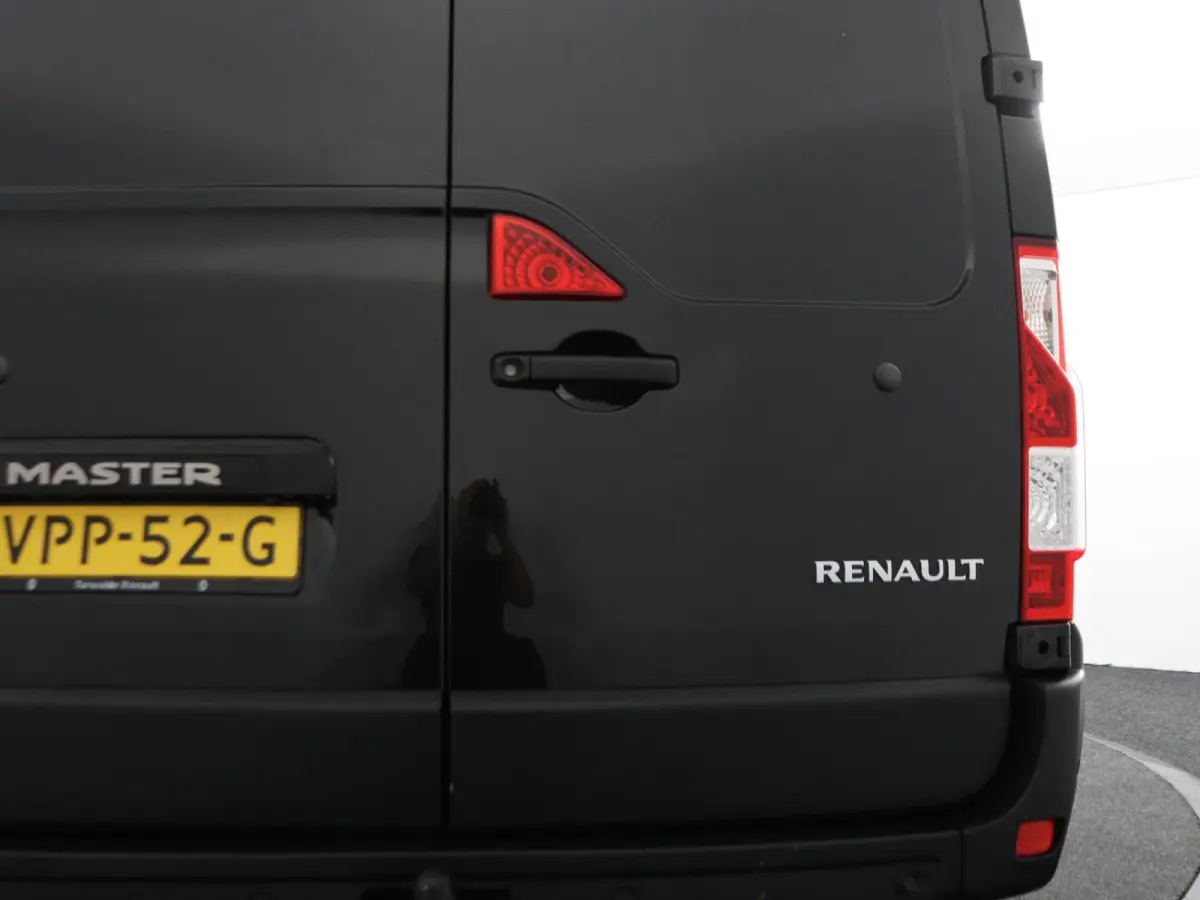 T35 L2H2 FWD dCi 135 GB Work Edition | Trekhaak | Navigatie | Parkeercamera |