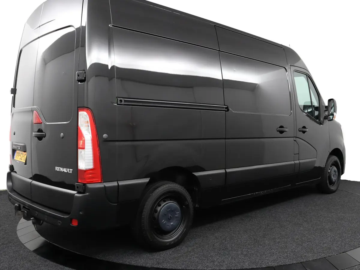 T35 L2H2 FWD dCi 135 GB Work Edition | Trekhaak | Navigatie | Parkeercamera |