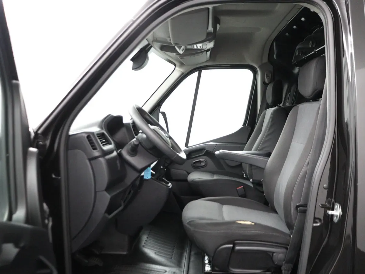 T35 L2H2 FWD dCi 135 GB Work Edition | Trekhaak | Navigatie | Parkeercamera |