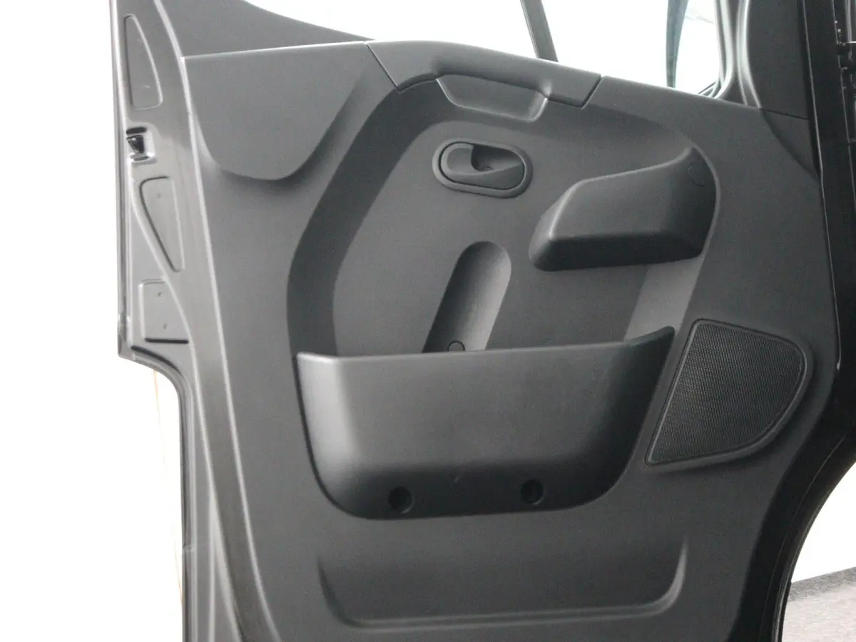 T35 L2H2 FWD dCi 135 GB Work Edition | Trekhaak | Navigatie | Parkeercamera |