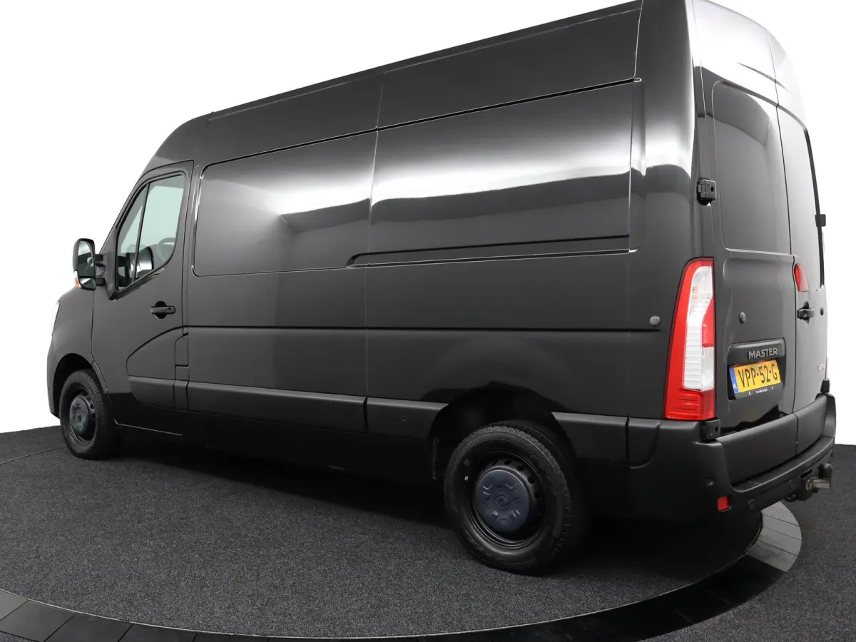 T35 L2H2 FWD dCi 135 GB Work Edition | Trekhaak | Navigatie | Parkeercamera |