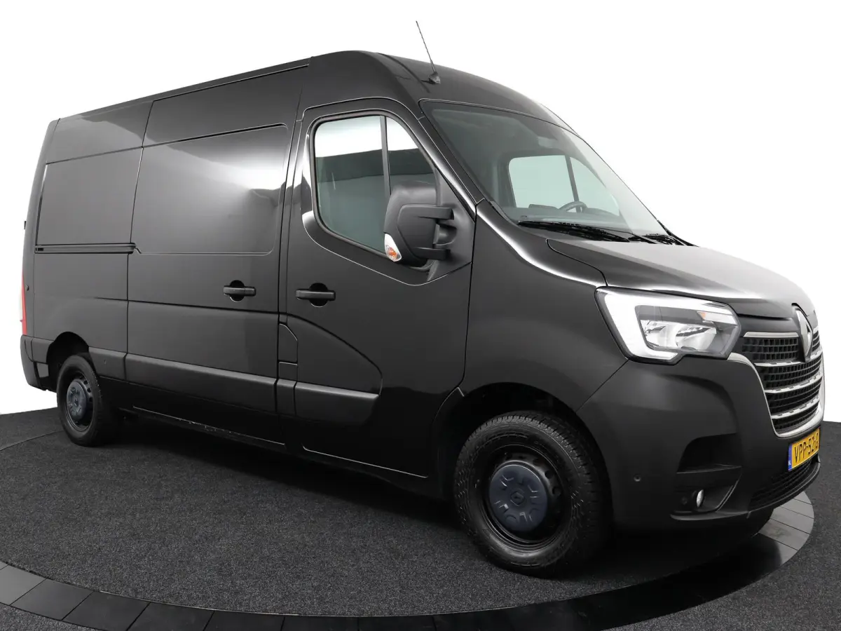 T35 L2H2 FWD dCi 135 GB Work Edition | Trekhaak | Navigatie | Parkeercamera |
