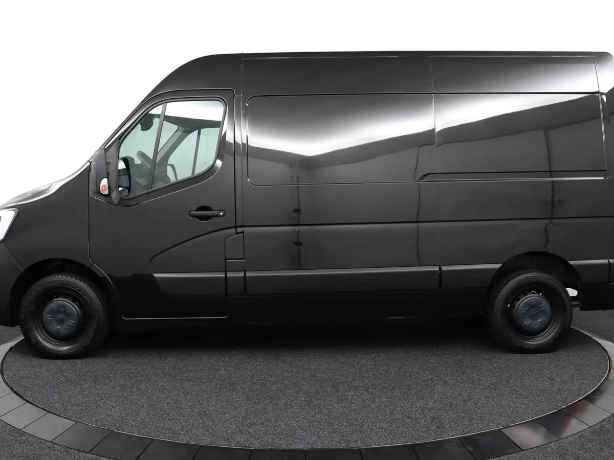 T35 L2H2 FWD dCi 135 GB Work Edition | Trekhaak | Navigatie | Parkeercamera |