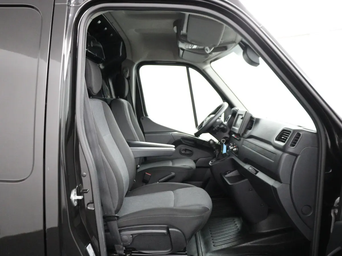 T35 L2H2 FWD dCi 135 GB Work Edition | Trekhaak | Navigatie | Parkeercamera |