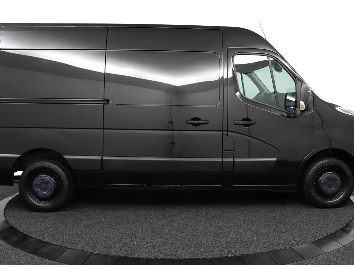 T35 L2H2 FWD dCi 135 GB Work Edition | Trekhaak | Navigatie | Parkeercamera |